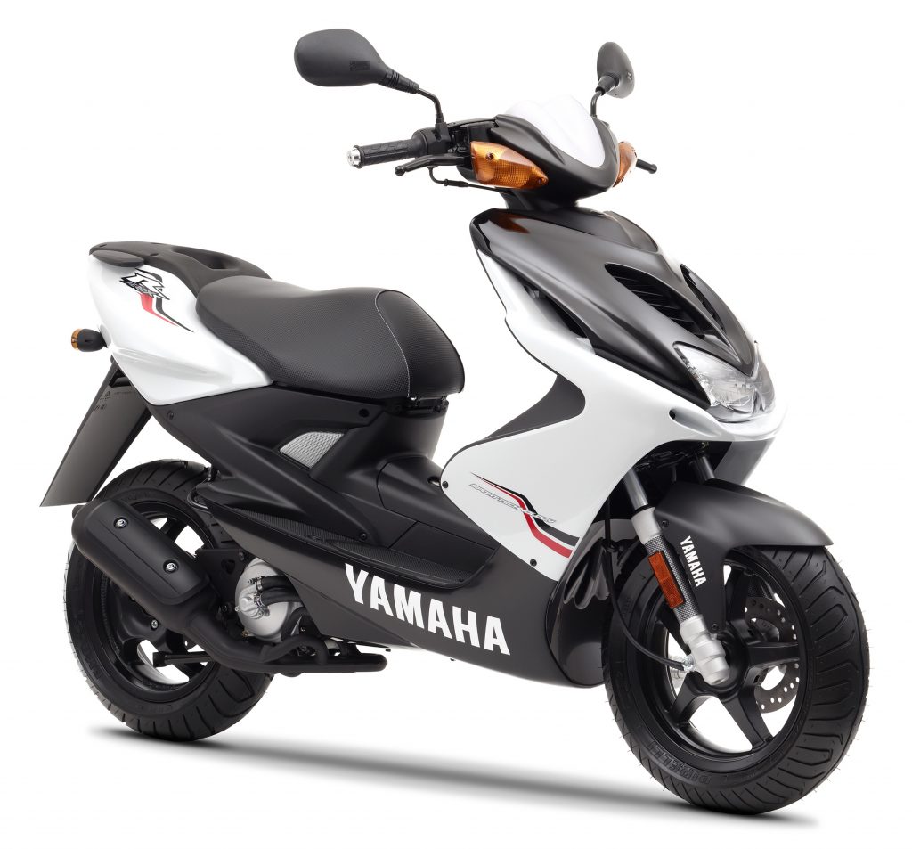 Новые японские скутеры. Yamaha скутер 50. Скутер Yamaha Aerox r. Скутер Ямаха 50 кубов. Yamaha Scooter 50.