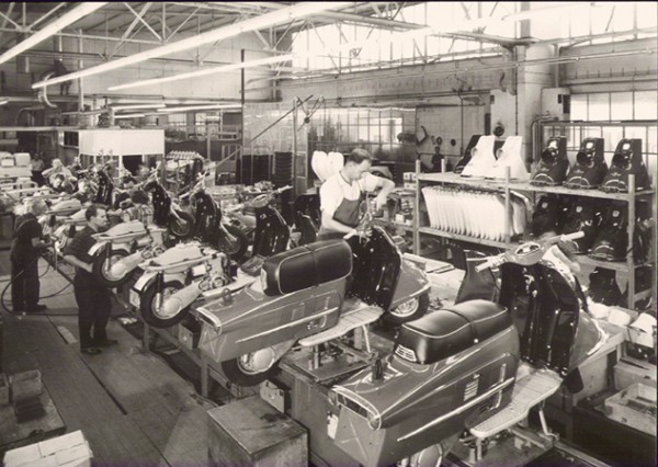Το εργοστάσιο της Heinkel στην Καρλσρούη έφτιαχνε μόνο σκούτερ