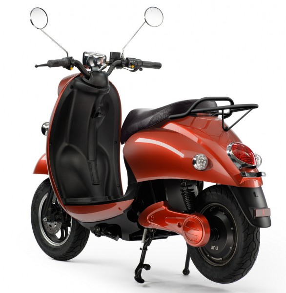 unu-lo-scooter-elettrico-presskit-intermot-2014-productshot-4