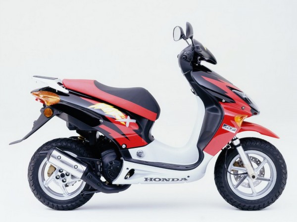 Ένα πολύ ενδιαφέρον μοντέλο από την Honda το X8R-X, από το 1998 μέχρι το 2001