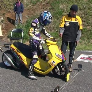 JAPANESE DRAGSTER SCOOTERS: Σκούτερ στην ευθεία