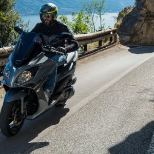 ΣΥΜΒΟΥΛΕΣ: Γιατί να προτιμήσω ένα maxi scooter;