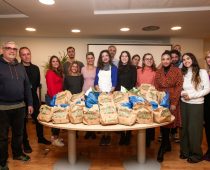 Όμιλος Επιχειρήσεων Σαρακάκη: Μαγείρεψε για τους αστέγους της Αθήνας