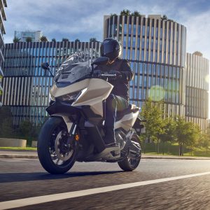 Honda Forza 750 2025: Σπορτίβικο λίφτινγκ