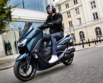 Yamaha ΝΜΑΧ: Με δώρο 200€ σε Γνήσια Αξεσουάρ Yamaha