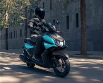 Yamaha RayZR 125 2025: Με νέο χρώμα και συνδεσιμότητα