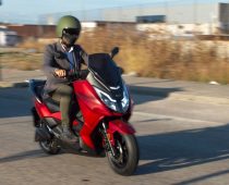 Invicta Electric: σκούτερ που φτάνει τα 270 χλμ. αυτονομίας  