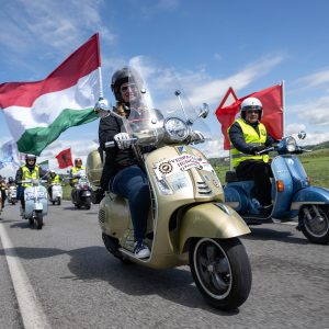Vespa Party: Στη Ρώμη για τα 80ά της γενέθλια
