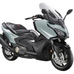 Kymco AK575 Premium, 2025: Περισσότερα κυβικά και hi-tec εφαρμογές