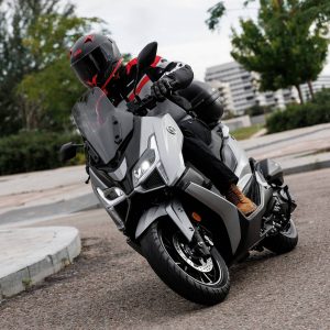 Ελλάδα: Γιατί πουλάνε τόσο τα σκούτερ 125cc;
